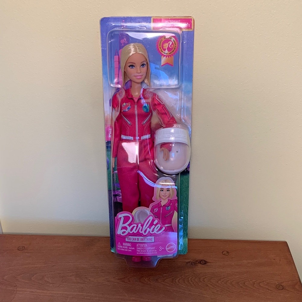 Barbie Astronaut Space Explorer in Pink Suit Bob Hair Blonde NIB NRFB
